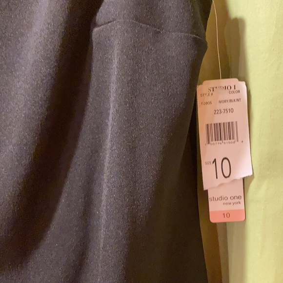 Dress - Picture 3 of 7